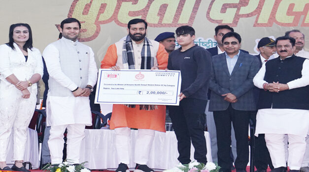 CM Nayab Singh Saini: खिलाड़ियों के प्रोत्साहन और कल्याण के लिए हर खिलाड़ी को 20 लाख रुपये का मेडिकल बीमा कवर देंगे