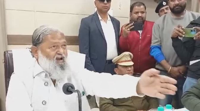 श्रम मंत्री श्री अनिल विज: अधिकारी जनता की समस्याओं के समाधान को दें प्राथमिकता