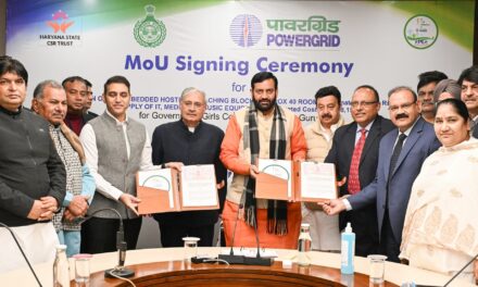 मुख्यमंत्री श्री नायब सिंह सैनी ने दीन दयाल शोध संस्थान द्वारा तैयार  पोषण उत्सव नामक  कॉफी -टेबल बुक का भी किया विमोचन