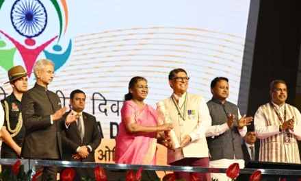 राष्ट्रपति श्रीमती द्रौपदी मुर्मु ने 18वें प्रवासी भारतीय दिवस सम्मेलन के समापन सत्र की शोभा बढ़ाई