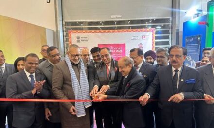 केन्द्रीय कपड़ा मंत्री श्री गिरिराज सिंह ने जर्मनी के फ्रैंकफर्ट में हेमटेक्स्टिल 2025 में भारतीय मंडप का उद्घाटन किया