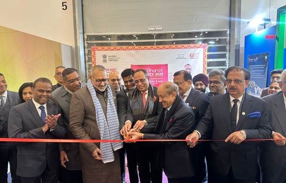 केन्द्रीय कपड़ा मंत्री श्री गिरिराज सिंह ने जर्मनी के फ्रैंकफर्ट में हेमटेक्स्टिल 2025 में भारतीय मंडप का उद्घाटन किया
