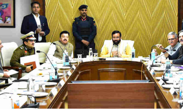 मुख्यमंत्री श्री नायब सिंह सैनी ने गुरुग्राम में क्रियान्वित विकास परियोजनाओं की ली समीक्षा बैठक