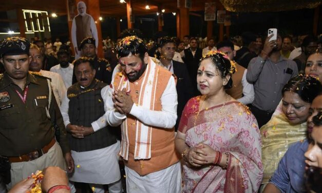 मुख्यमंत्री श्री नायब सिंह सैनी ने लाडवा विधानसभा के नागरिकों के साथ फूलों से मनाया होली का पावन पर्व