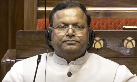 मंत्री श्री पंकज चौधरी ने रोज वैली पोंजी घोटाले में वैध निवेशकों की संपत्ति वापस दिलाने के लिए संपत्ति निपटान समिति के अध्यक्ष को 515.31 करोड़ रुपये सौंपे