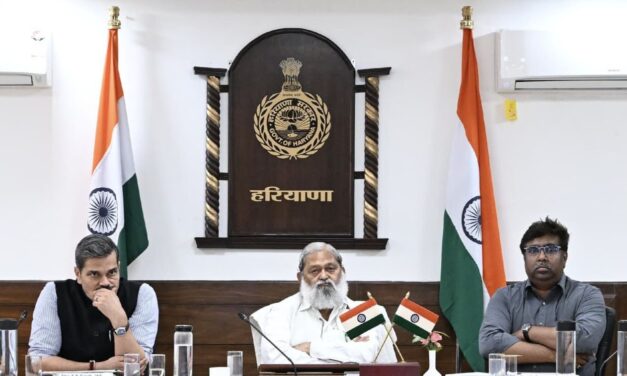ऊर्जा मंत्री श्री अनिल विज: प्रदेश के बिजली उपभोक्ताओं के बिल आधार कार्ड से किए जाएंगे लिंक