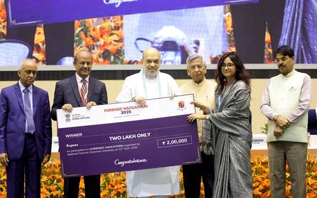 केन्द्रीय गृह मंत्री श्री अमित शाह ने आज नई दिल्ली में NFSU द्वारा आयोजित अखिल भारतीय न्यायालयिक विज्ञान सम्मेलन 2025 को संबोधित किया