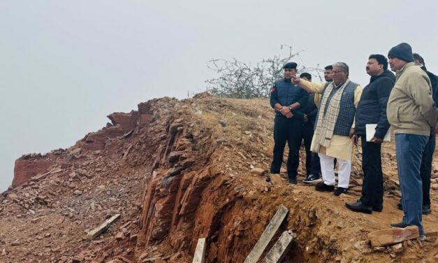 खान एवं भू—विज्ञान मंत्री श्री कृष्ण लाल पंवार ने विभाग के अधिकारियों के साथ की समीक्षा बैठक