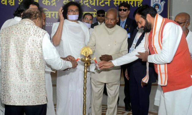 विश्व शांति केंद्र गुरुग्राम में मुख्यमंत्री श्री नायब सिंह सैनी ने की जैन आचार्य डॉ. लोकेश मुनि जी से भेंट
