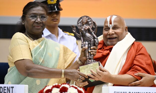 महामहिम राष्ट्रपति श्रीमती द्रौपदी मुर्मू ने 58वां ज्ञानपीठ पुरस्कार प्रदान किया