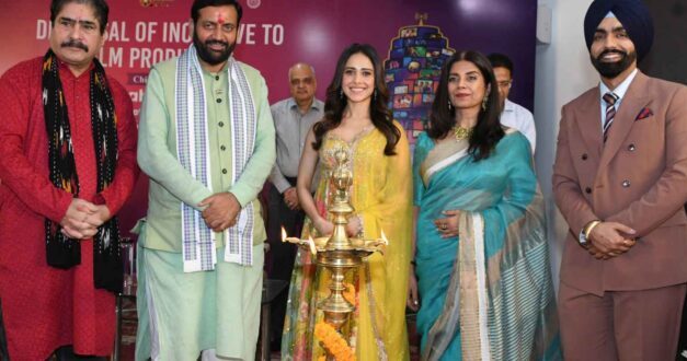 मुख्यमंत्री श्री नायब सिंह सैनी ने हरियाणा फिल्म नीति के तहत 6 फिल्म निर्माताओं को प्रदान की प्रोत्साहन राशि