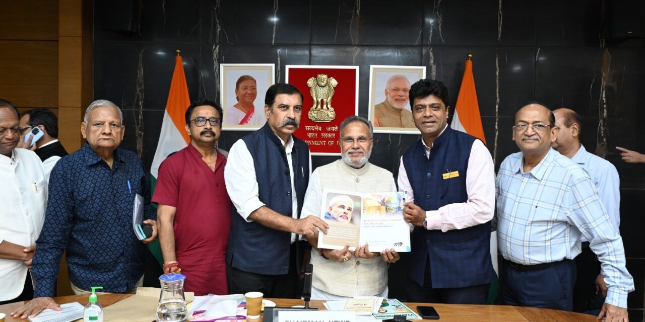 राष्ट्रीय व्यापारी कल्याण बोर्ड (एनटीडब्ल्यूबी) की छठी बैठक नई दिल्ली में आयोजित