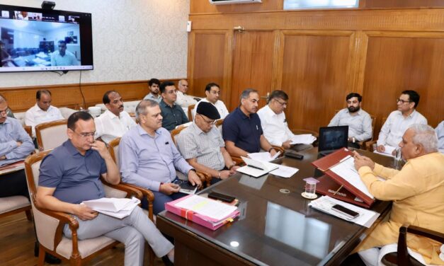 कैबिनेट मंत्री श्री रणबीर गंगवा ने स्वच्छ पेयजल की सप्लाई के लिए दिए निर्देश