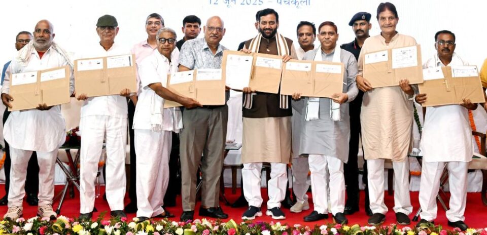 मुख्यमंत्री श्री नायब सिंह सैनी ने मुख्यमंत्री शहरी स्वामित्व योजना के लाभार्थियों को दिया तोहफा