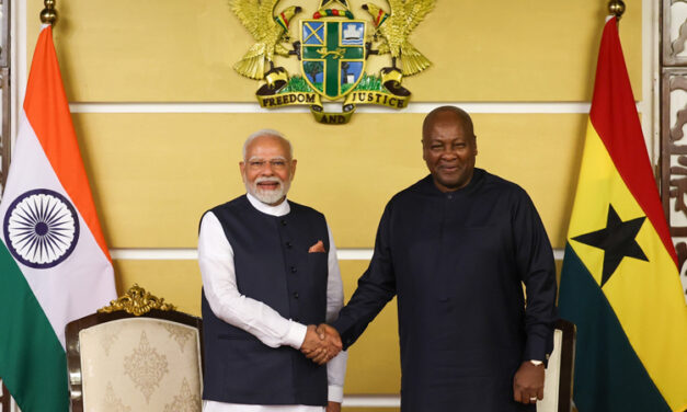 प्रधानमंत्री श्री नरेन्द्र मोदी ने घाना के राष्ट्रपति डॉ. जॉन ड्रामानी महामा से भेंट की