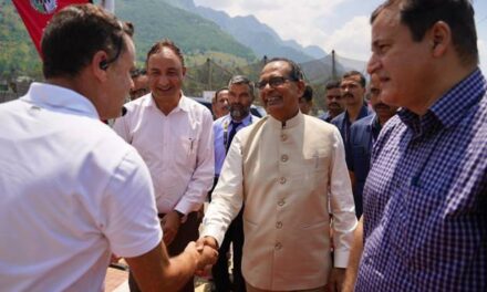 केंद्रीय मंत्री श्री शिवराज सिंह चौहान ने एसकेयूएएसटी-कश्मीर बागवानी उद्यान का दौरा किया, कृषि और संबद्ध क्षेत्रों पर हितधारकों की बैठक आयोजित की