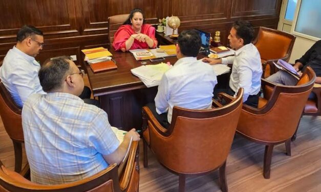 स्वास्थ्य मंत्री आरती सिंह राव ने रेवाड़ी और नारनौल के निर्माणाधीन अस्पतालों के कार्यों की समीक्षा की