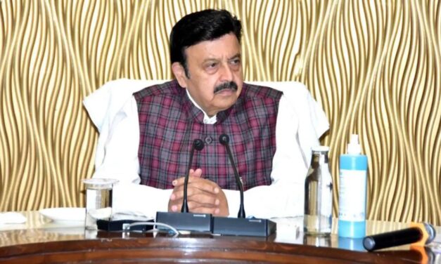हरियाणा के उद्योग मंत्री राव नरबीर सिंह ने ताइक्वांडो खिलाड़ी गीता, रीतू और प्रिया यादव को दी शुभकामनाएं, एशिया और इंडिया बुक ऑफ रिकॉर्ड्स में दर्ज हुआ नाम