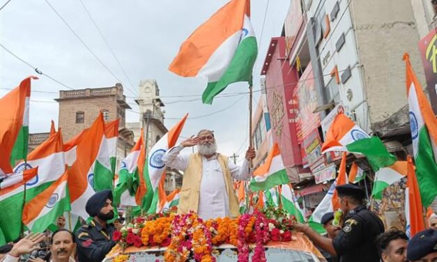 तिरंगा यात्रा में देशभक्ति गीतों की धुनों पर थिरके अनिल विज, तिरंगा फहराते हुए ‘वंदे मातरम’ और ‘भारत माता की जय’ के नारे लगाए