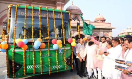 कुरुक्षेत्र में इलेक्ट्रिक बस सेवा की शुरुआत, मुख्यमंत्री नायब सिंह सैनी ने 10 ई-बसों को झंडी दिखाकर किया रवाना; दीपावली तक मुफ्त सफर की घोषणा