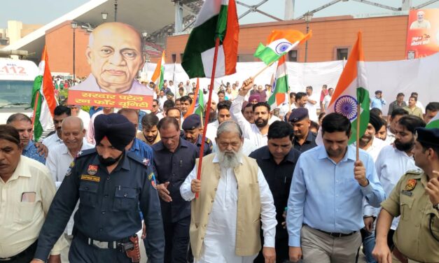 ऊर्जा मंत्री अनिल विज ने सरदार वल्लभ भाई पटेल की 150वीं जयंती पर ‘रन फॉर यूनिटी’ पदयात्रा में लिया हिस्सा