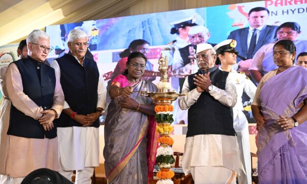 भारत की राष्ट्रपति श्रीमती द्रौपदी मुर्मु  ने राष्ट्रपति निलयम, सिकंदराबाद में भारतीय कला महोत्सव के दूसरे संस्करण का उद्घाटन किया