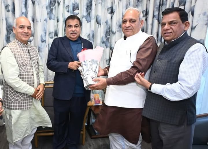 केंद्रीय मंत्री नितिन गडकरी से मिले हरियाणा मंत्री रणबीर गंगवा, राज्य की सड़क परियोजनाओं पर हुई चर्चा