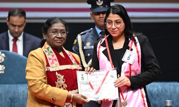 राष्ट्रपति द्रौपदी मुर्मु ने गुरु नानक देव विश्वविद्यालय के दीक्षांत समारोह में छात्रों को दी प्रेरक सलाह