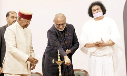 उपराष्ट्रपति सी.पी. राधाकृष्णन ने मोरारी बापू की राम कथा के उद्घाटन समारोह में भाग लिया