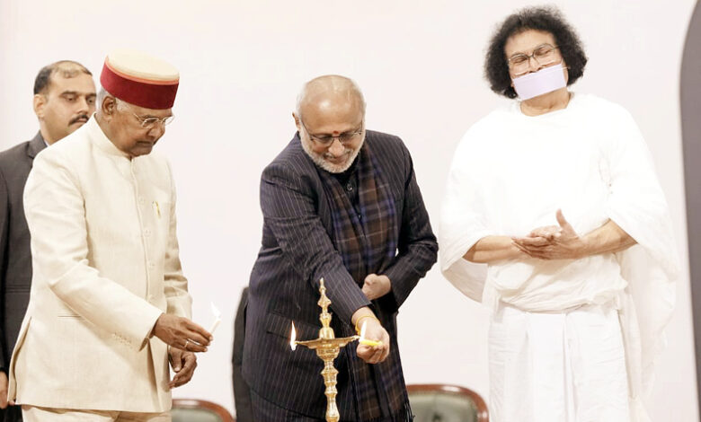 उपराष्ट्रपति सी.पी. राधाकृष्णन ने मोरारी बापू की राम कथा के उद्घाटन समारोह में भाग लिया