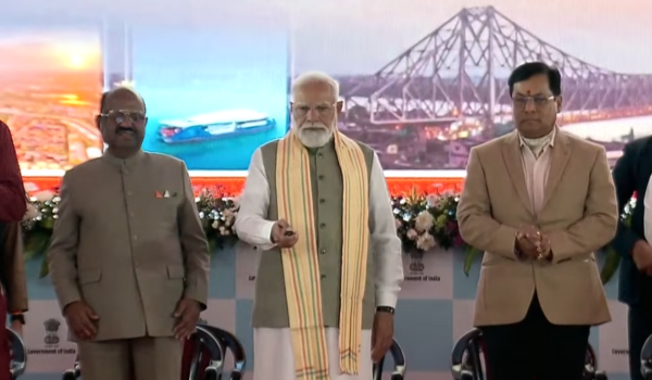 प्रधानमंत्री श्री नरेंद्र मोदी ने सिंगूर में 830 करोड़ रुपये से अधिक की विकास परियोजनाओं का उद्घाटन और शिलान्यास किया