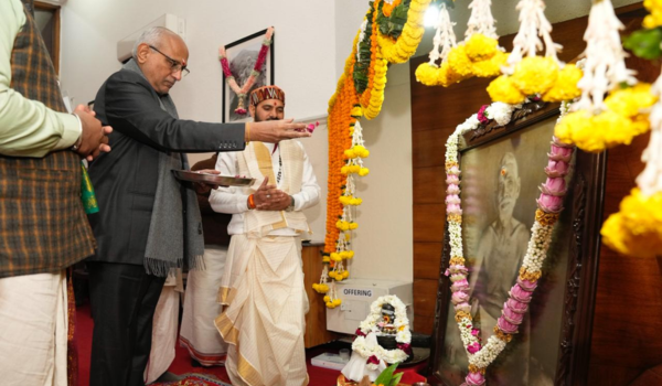 उपराष्ट्रपति सी. पी. राधाकृष्णन ने श्री रमण महर्षि की 146वीं जयंती समारोह में संबोधन और स्मारक सिक्का जारी किया
